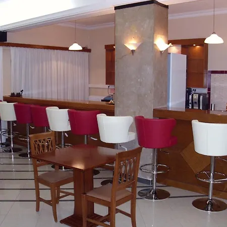 Hotel Cybele Pefki 3*